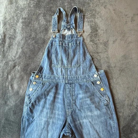 GAP Denim Overalls Womens Size Medium Light Wash Classic Adjustable Straps - Picture 2 of 4